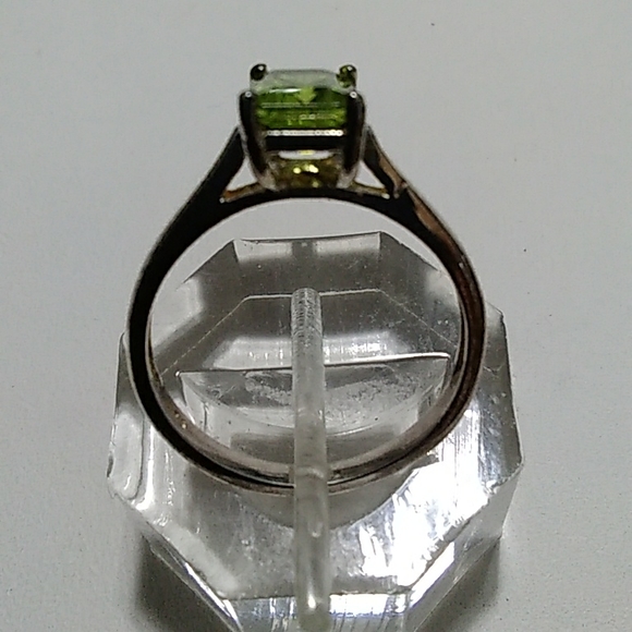 Peridot Ring - Picture 5 of 8